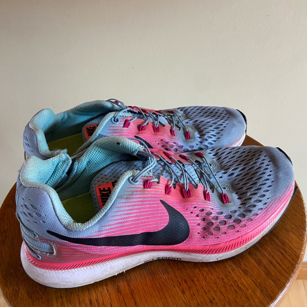 Nike Pegasus FlyEase Women’s Running Shoes – Pink/Grey – Size 8